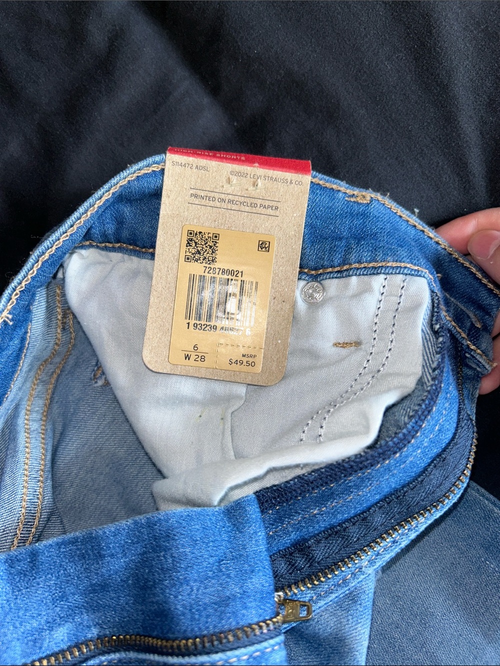 NWT Levi’s High-Rise Distressed Denim Shorts Hypersoft Women’s size 6 / 28 - Picture 4 of 6
